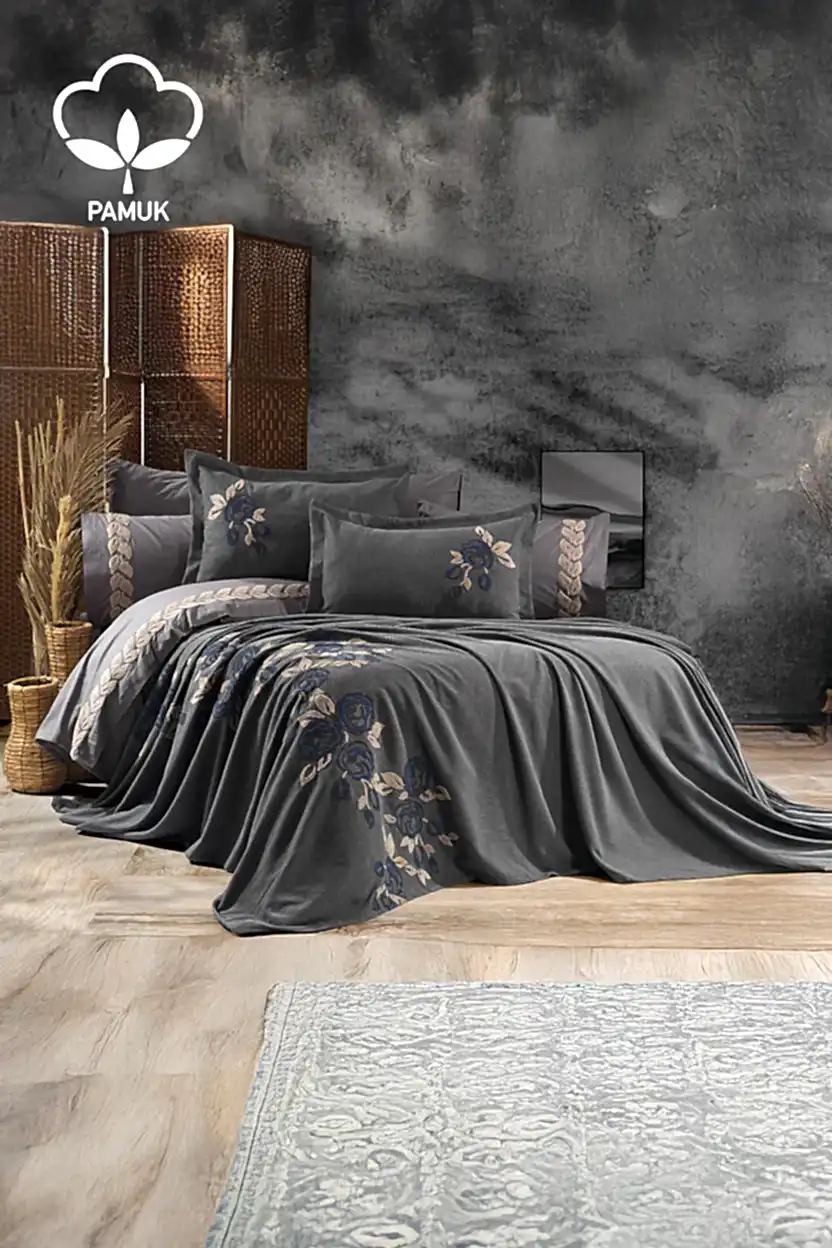 Oasis Çiçek Nakışlı Çift Kişilik 9 Parça Nevresim + Pike Set - Nazik Home - Yuvama Değer!