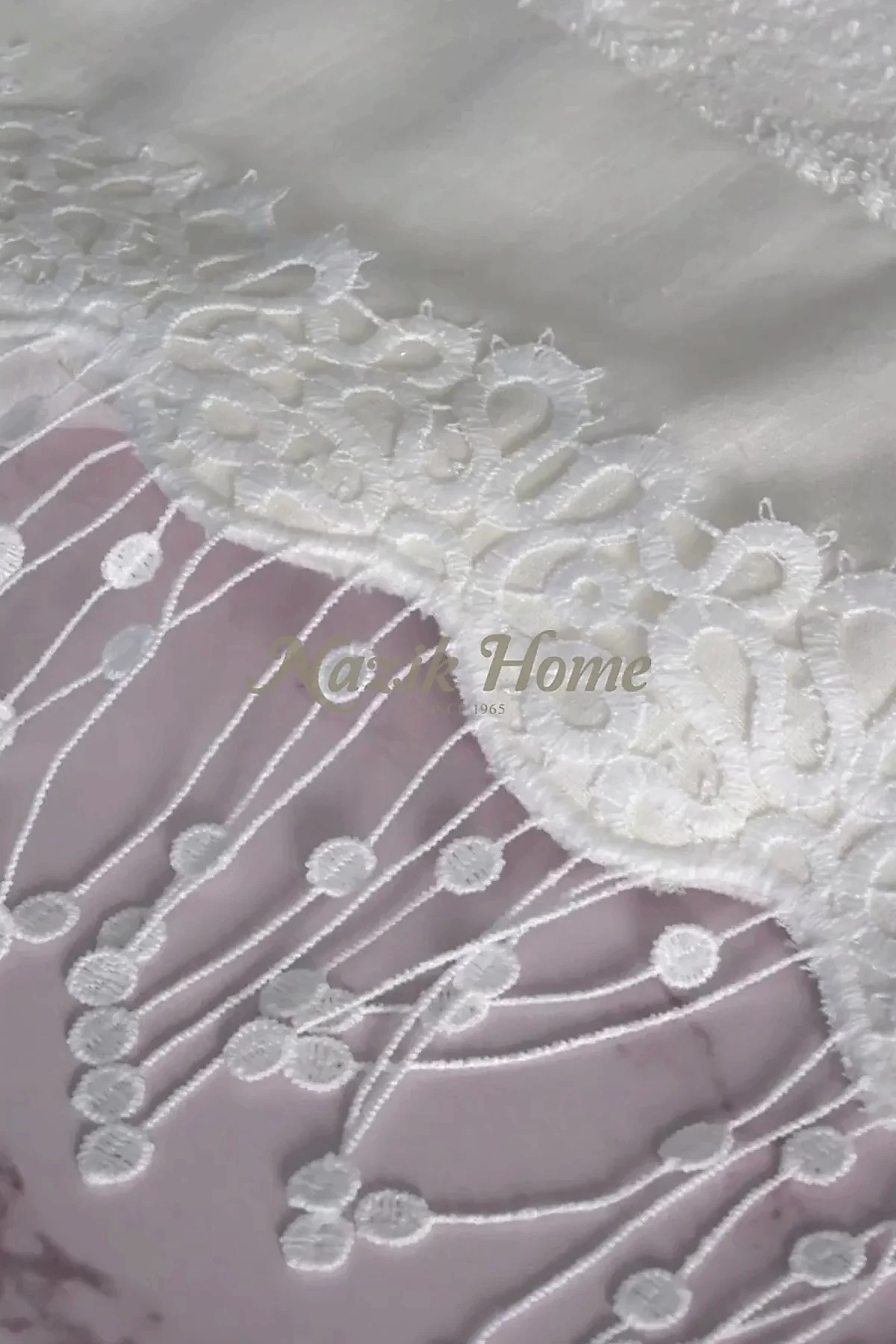 Viral Saçaklı Nakışlı El Havlusu (30 x 50 cm)