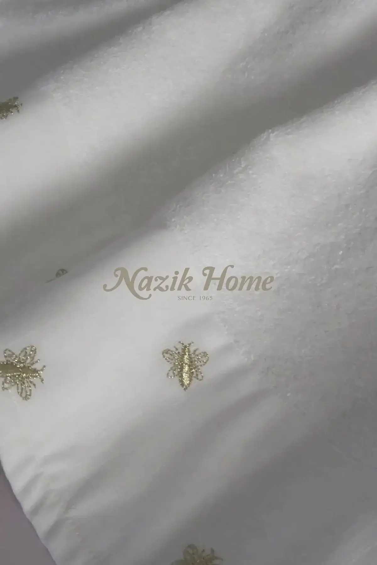 Bee Life Arı Nakışlı Banyo Havlusu (90 x 150 cm)