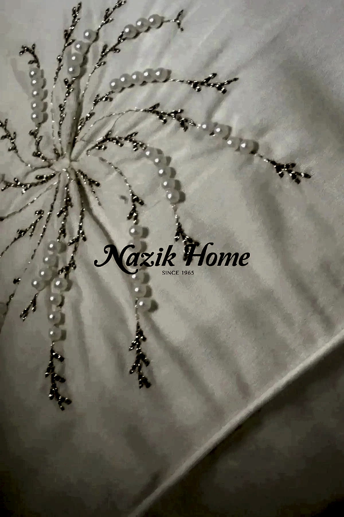 Lorient İncili Nakışlı Pamuk Saten Çift Kişilik 6 Parça Nevresim Takımı