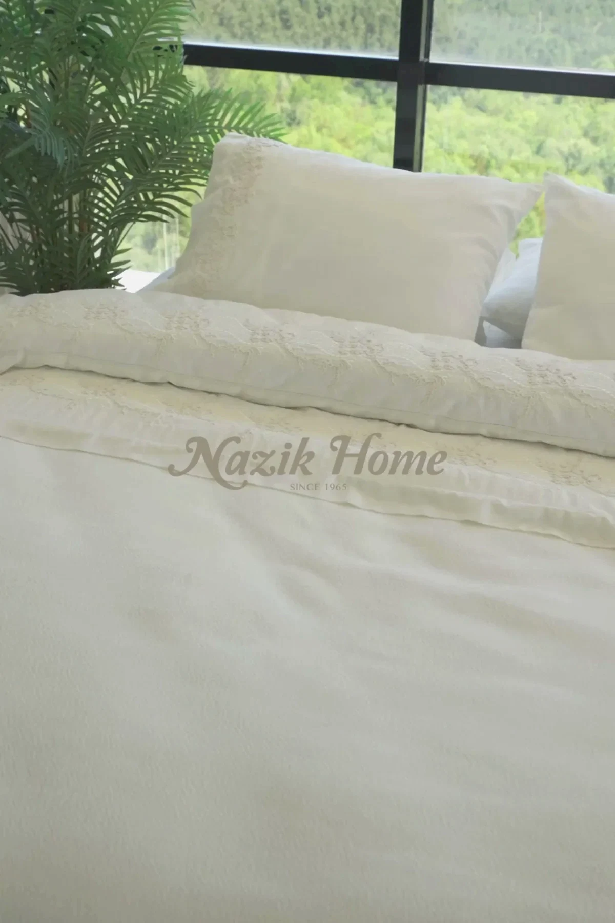 Madeira 3 Boyutlu Örgü Çiçek İşlemeli Çift Kişilik 7 Parça Nevresim + Pike Set