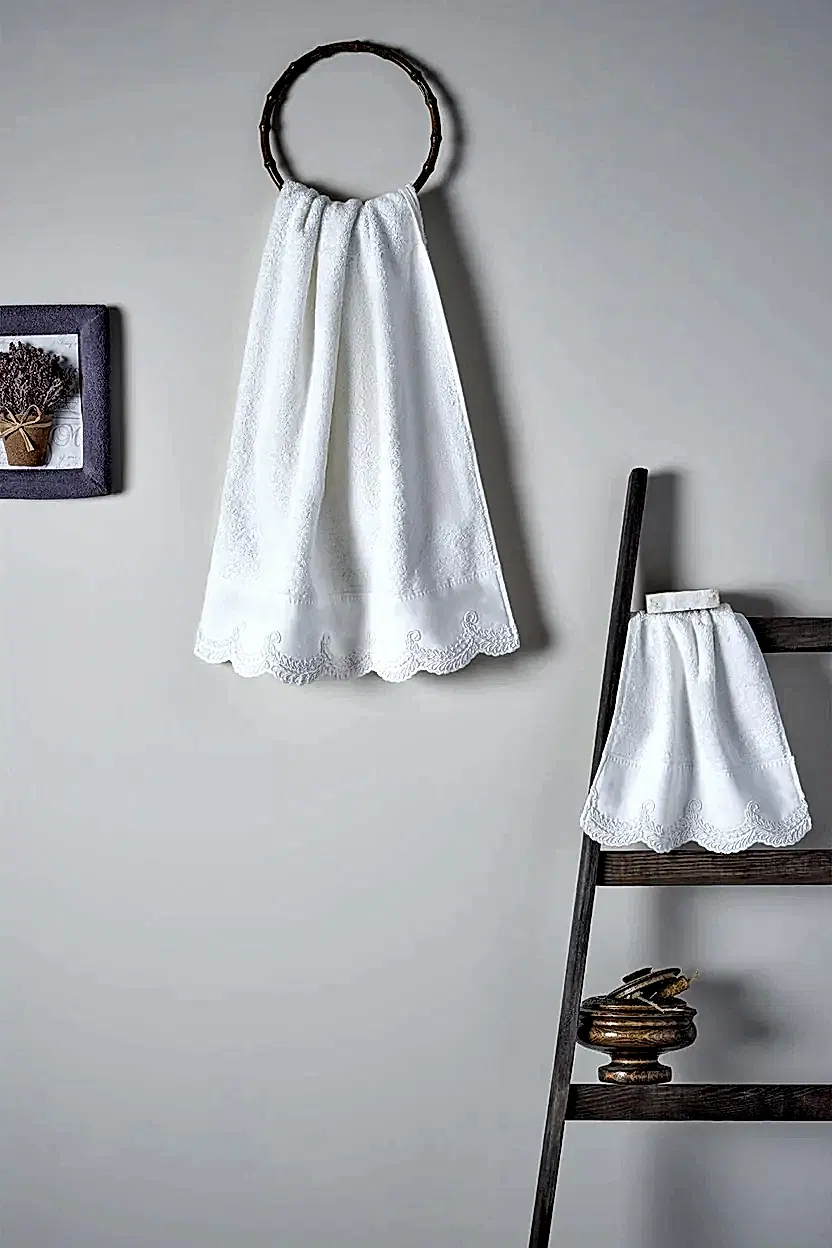 Ramos İşlemeli El Havlusu (30 x 50 cm) - Nazik Home - Yuvama Değer!