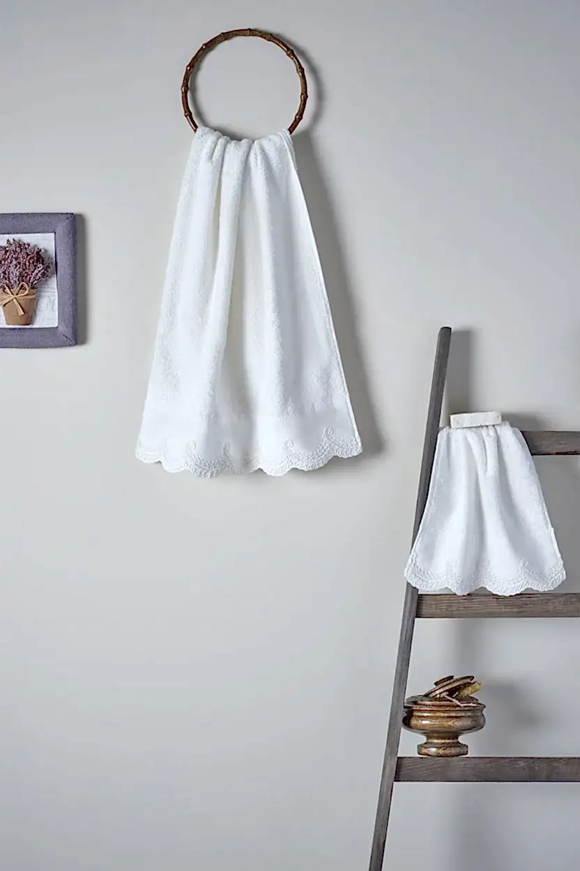 Ramos İşlemeli Banyo Havlusu (90 x 150 cm) - Nazik Home - Yuvama Değer!