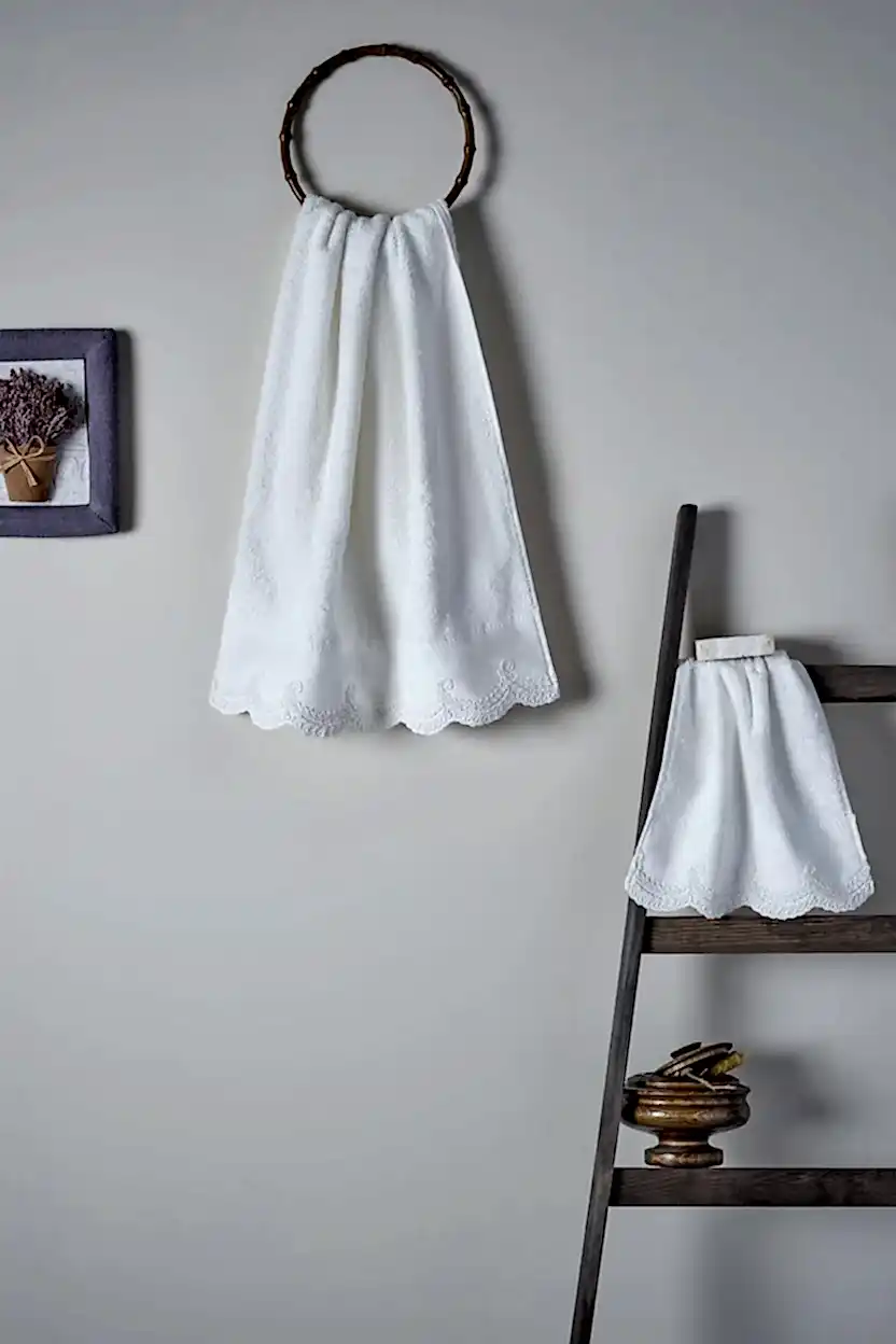 Ramos İşlemeli Yüz Havlusu (50 x 90 cm) - Nazik Home - Yuvama Değer!