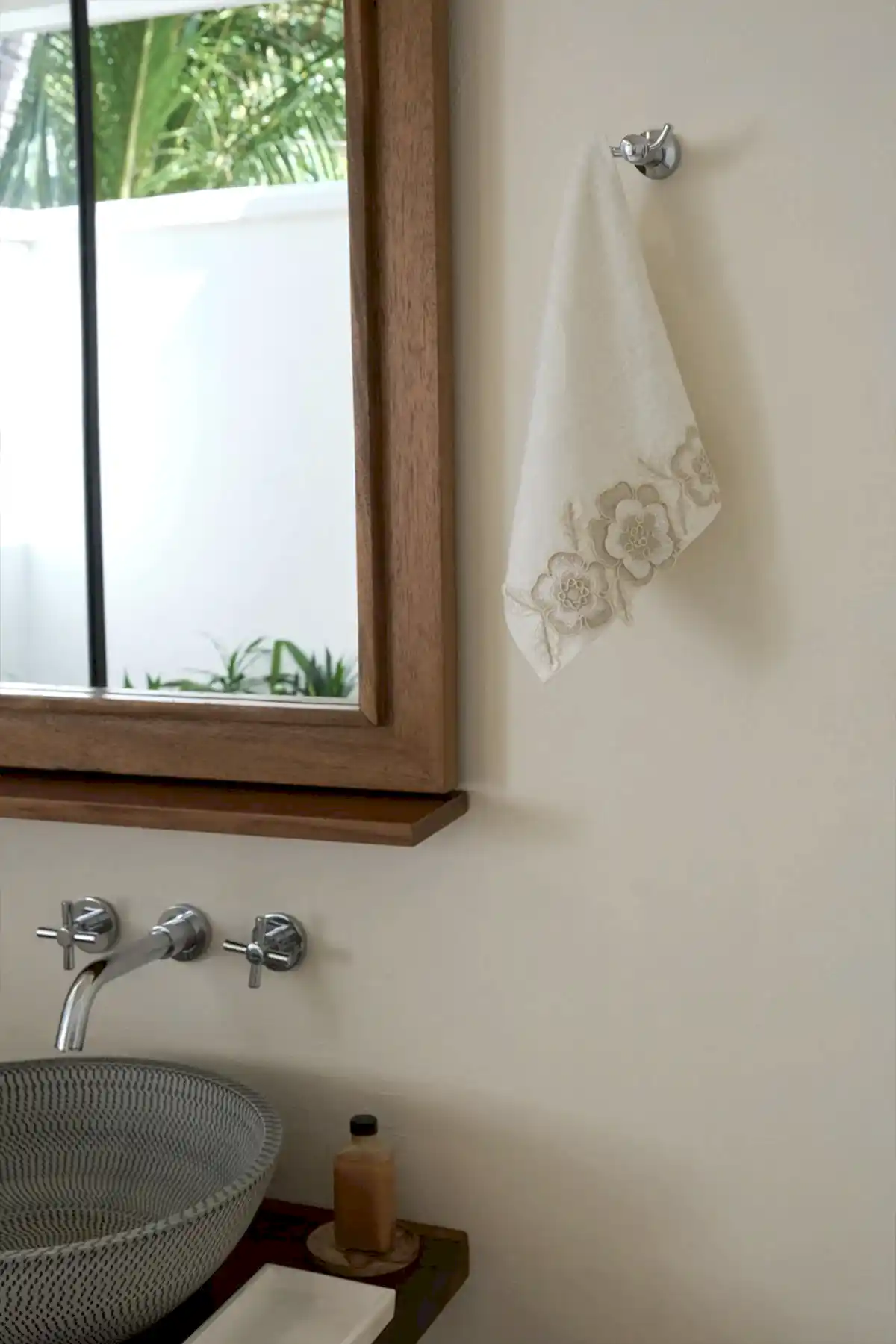 Sedef Çiçek Dantelli El Havlusu (30 x 50 cm) - Nazik Home - Yuvama Değer!