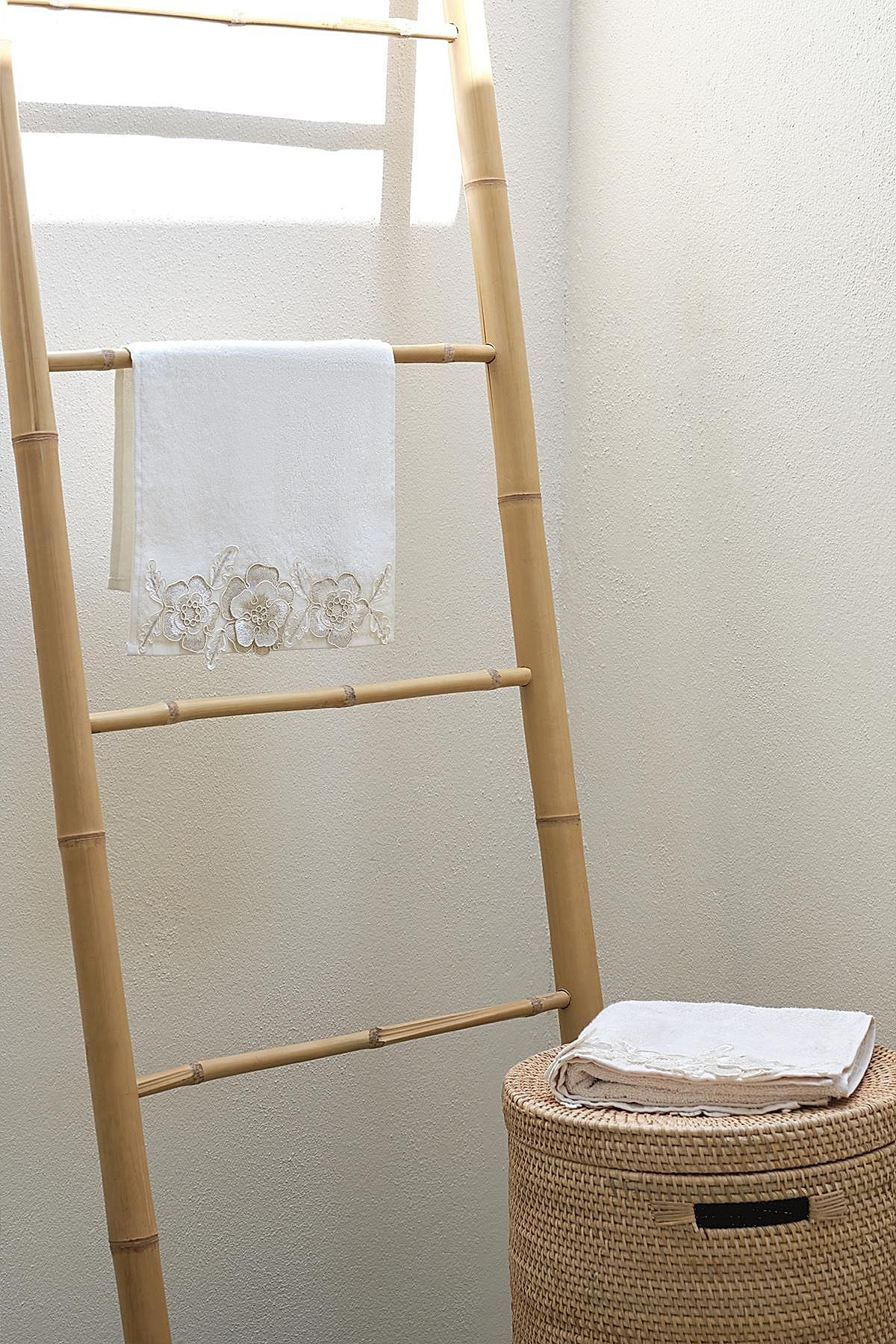 Sedef Çiçek Dantelli El Havlusu (30 x 50 cm) - Nazik Home - Yuvama Değer!