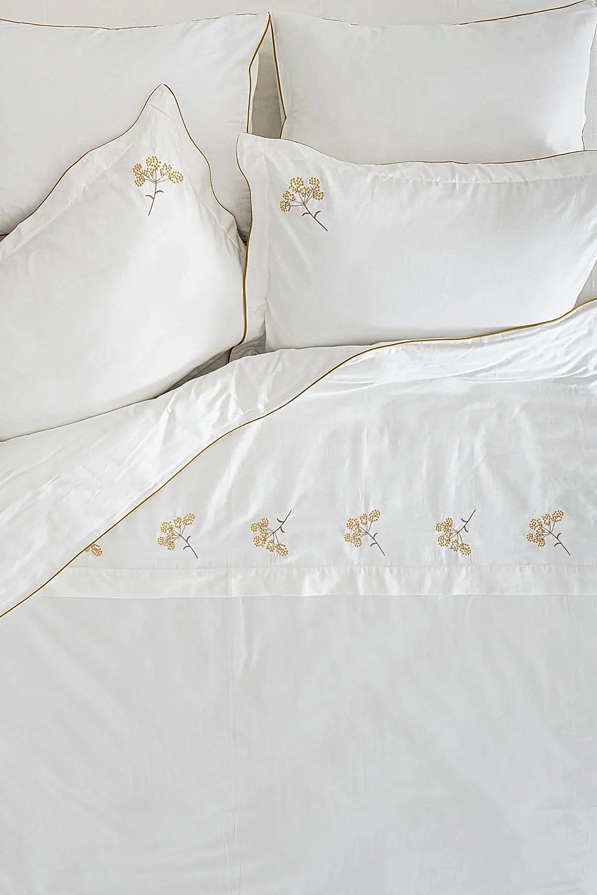 Sementa Çiçek Nakışlı Pamuk Saten Çift Kişilik 6 Parça Nevresim Takımı