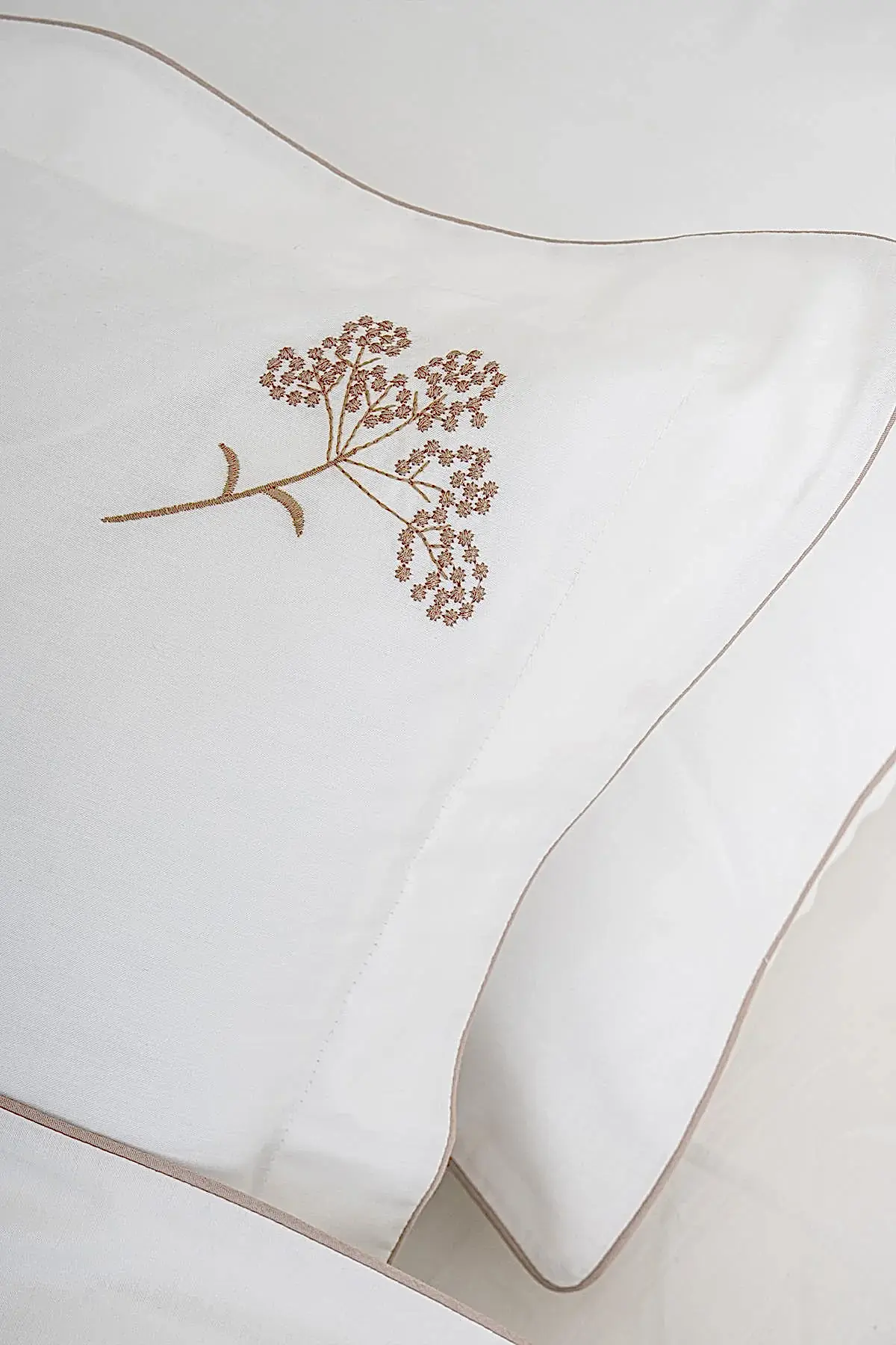 Sementa Çiçek Nakışlı Pamuk Saten Çift Kişilik 6 Parça Nevresim Takımı