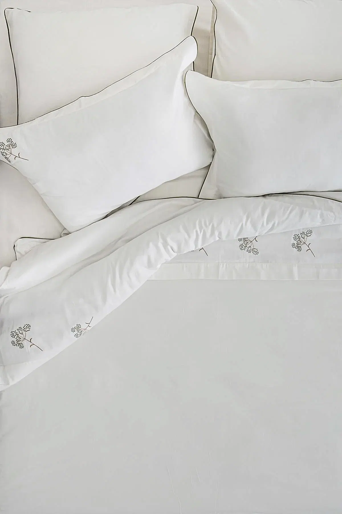 Sementa Çiçek Nakışlı Pamuk Saten Çift Kişilik 6 Parça Nevresim Takımı