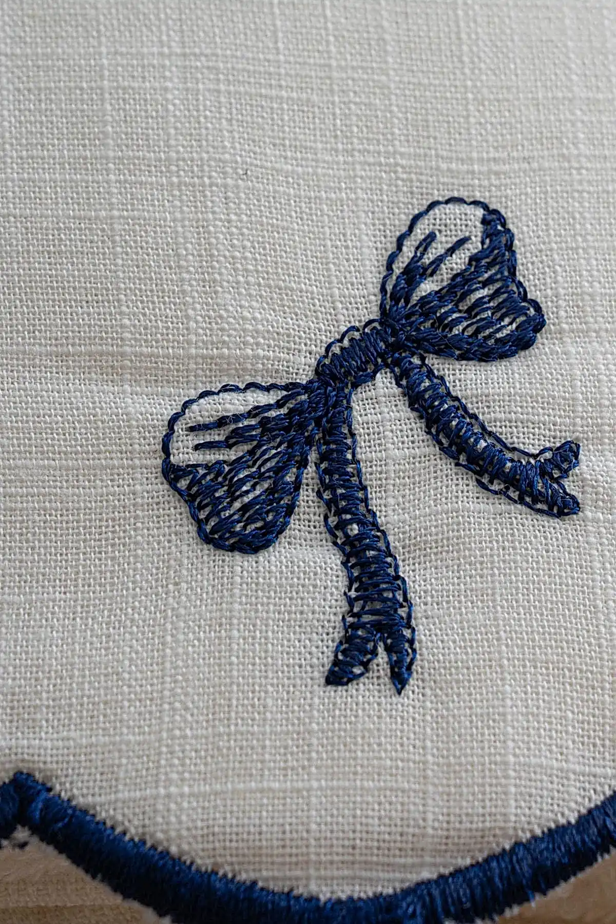 Serena Fiyonk Nakışlı Banyo Havlusu (90 x 150 cm)