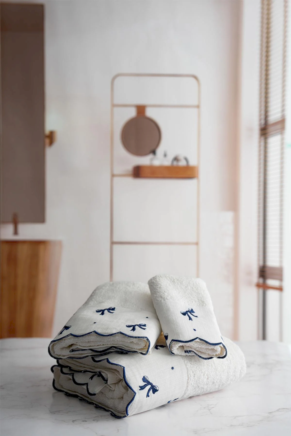 Serena Fiyonk Nakışlı Banyo Havlusu (90 x 150 cm)