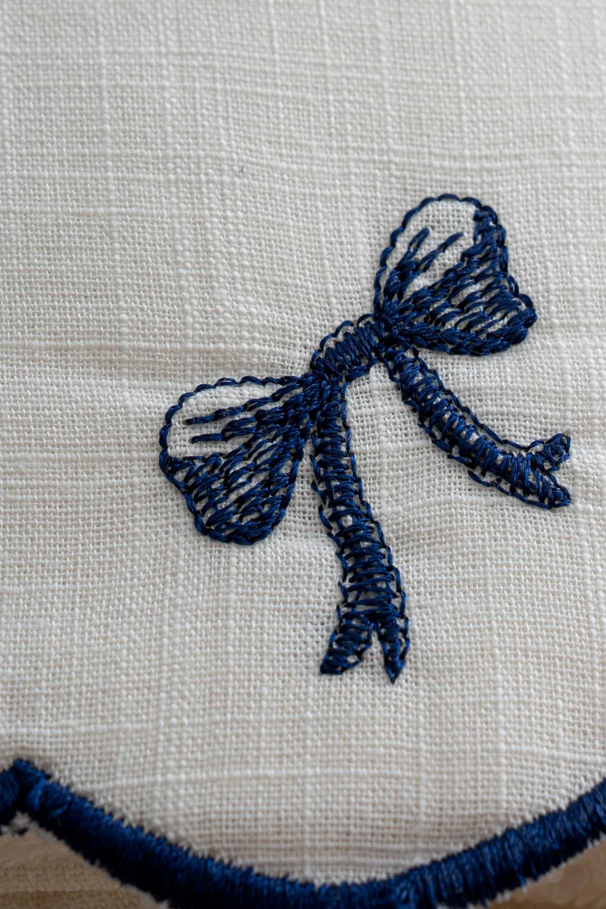 Serena Fiyonk Nakışlı El Havlusu (30 x 50 cm)