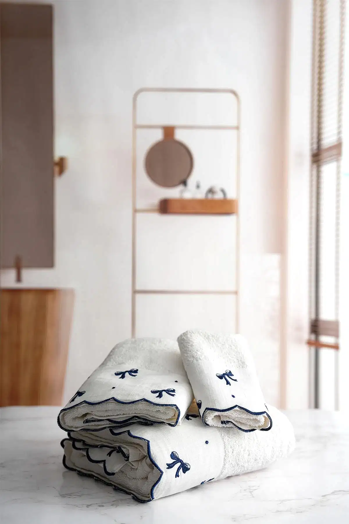 Serena Fiyonk Nakışlı Yüz Havlusu (50 x 90 cm)