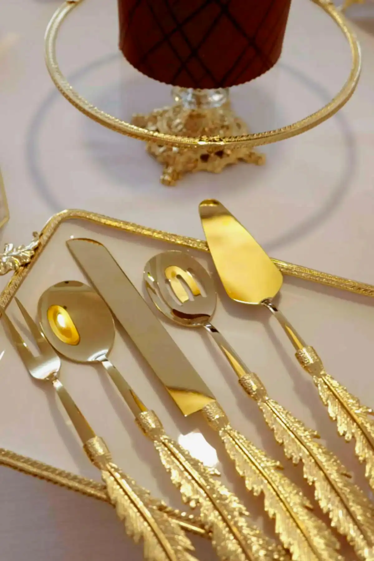 Sierra Altın Detaylı Kulplu Porselen Sunumluk Dikdörtgen (30 x 22 cm) - Nazik Home - Yuvama Değer!