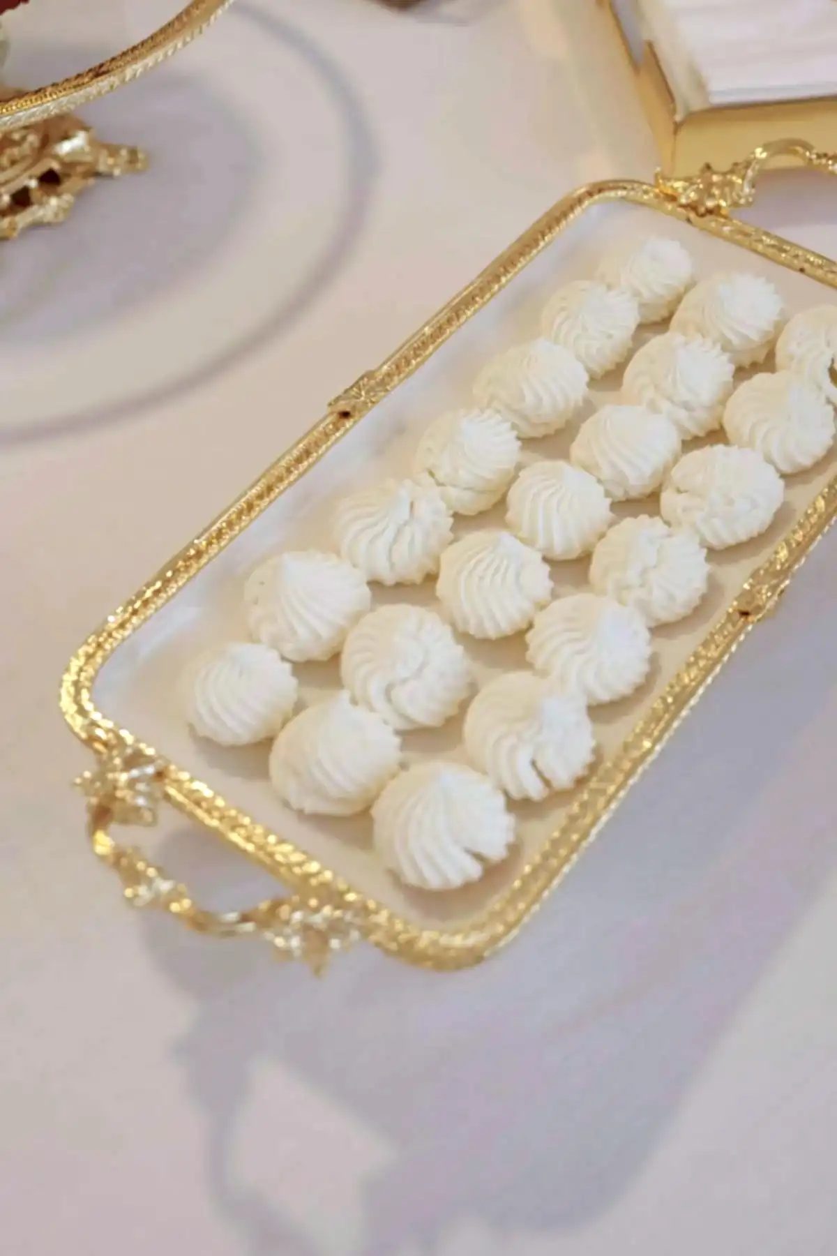 Sierra Altın Detaylı Kulplu Porselen Sunumluk Dikdörtgen (30 x 22 cm) - Nazik Home - Yuvama Değer!