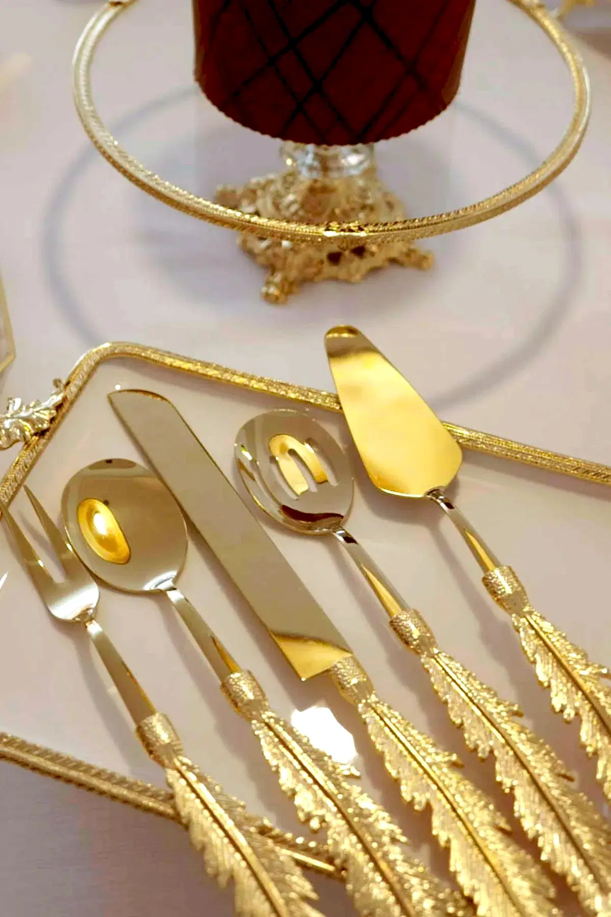 Sierra Altın Detaylı Kulplu Porselen Sunumluk Dikdörtgen (35 x 26 cm) - Nazik Home - Yuvama Değer!