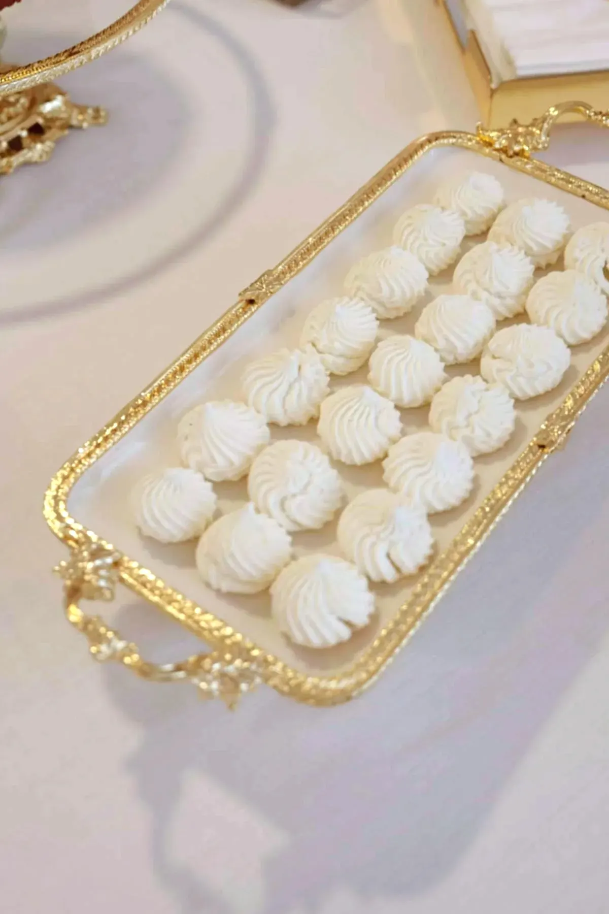 Sierra Altın Detaylı Kulplu Porselen Sunumluk Dikdörtgen (35 x 26 cm) - Nazik Home - Yuvama Değer!