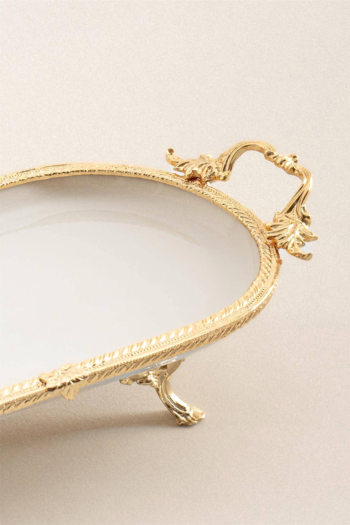 Sierra Altın Detaylı Kulplu Porselen Sunumluk Oval (30 x 16 cm) - Nazik Home - Yuvama Değer!