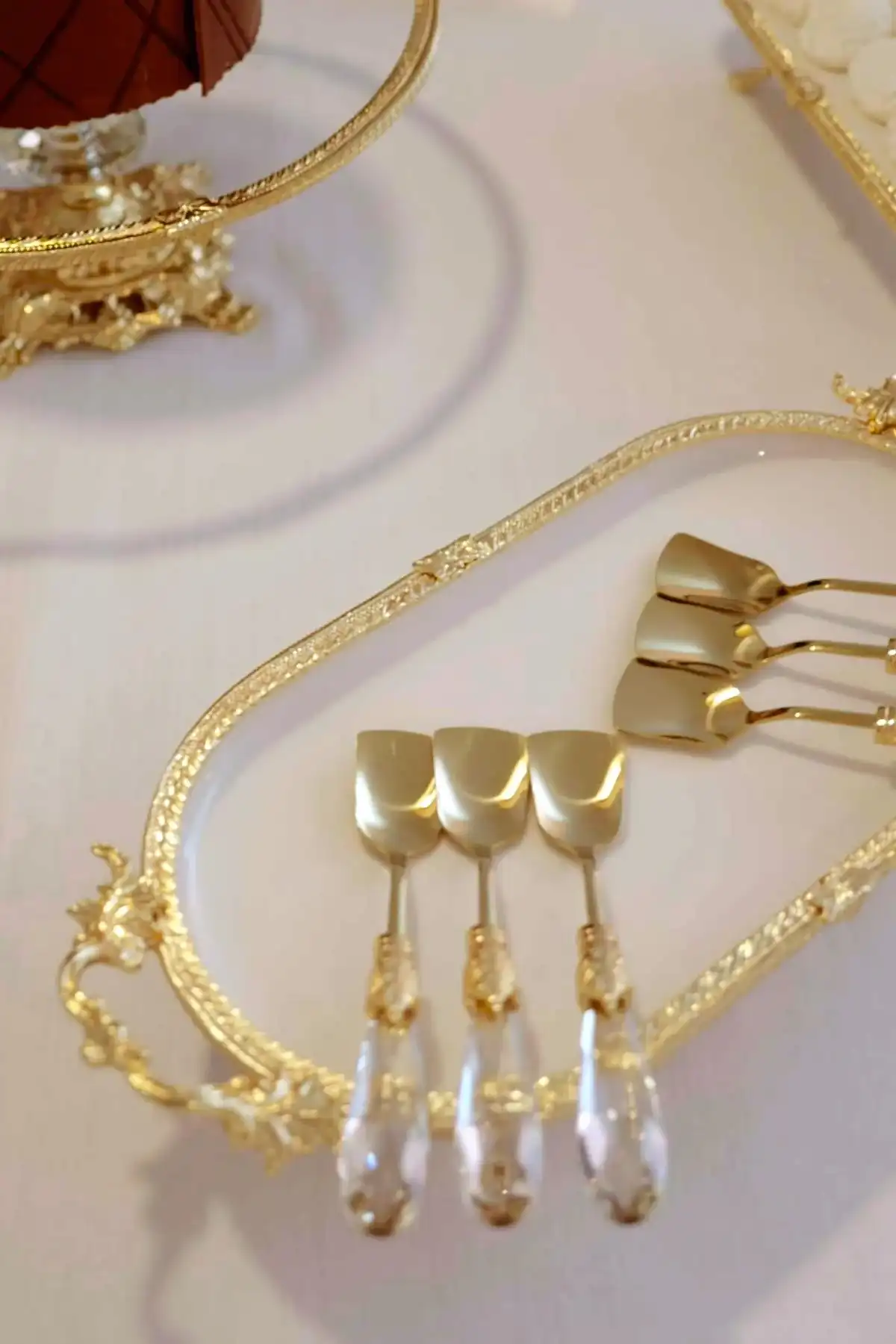 Sierra Altın Detaylı Kulplu Porselen Sunumluk Oval (30 x 16 cm) - Nazik Home - Yuvama Değer!