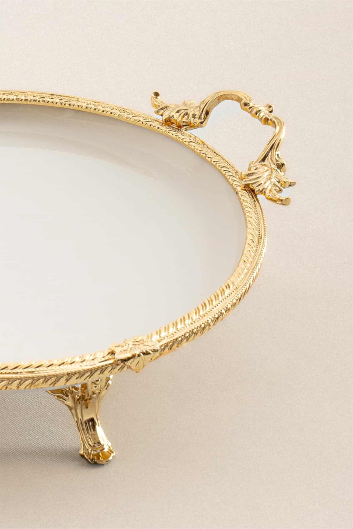 Sierra Altın Detaylı Kulplu Porselen Sunumluk Yuvarlak (25 cm) - Nazik Home - Yuvama Değer!