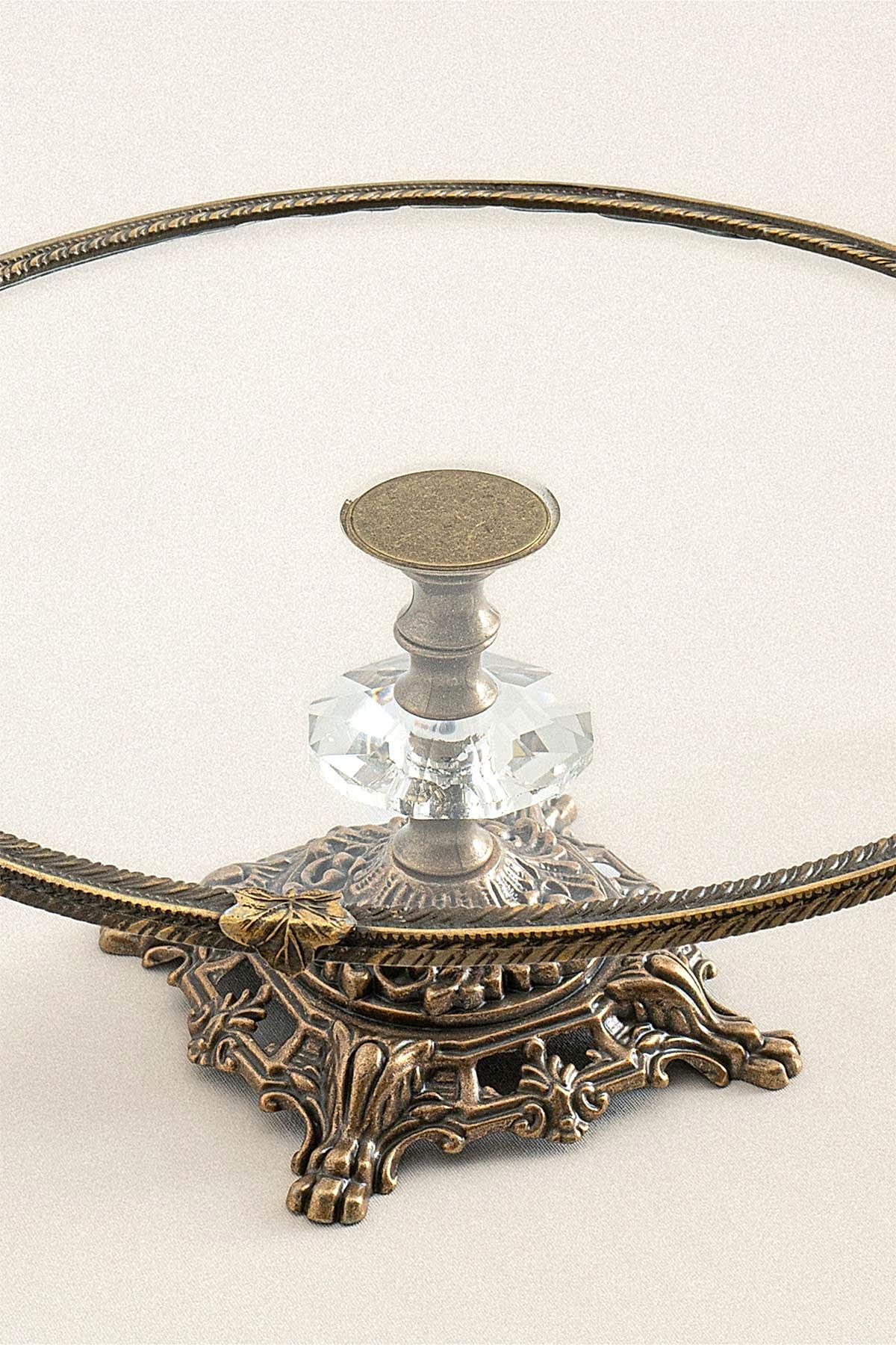 Sierra Eskitme Detaylı Ayaklı Sunumluk Yuvarlak (29 cm) - Nazik Home - Yuvama Değer!