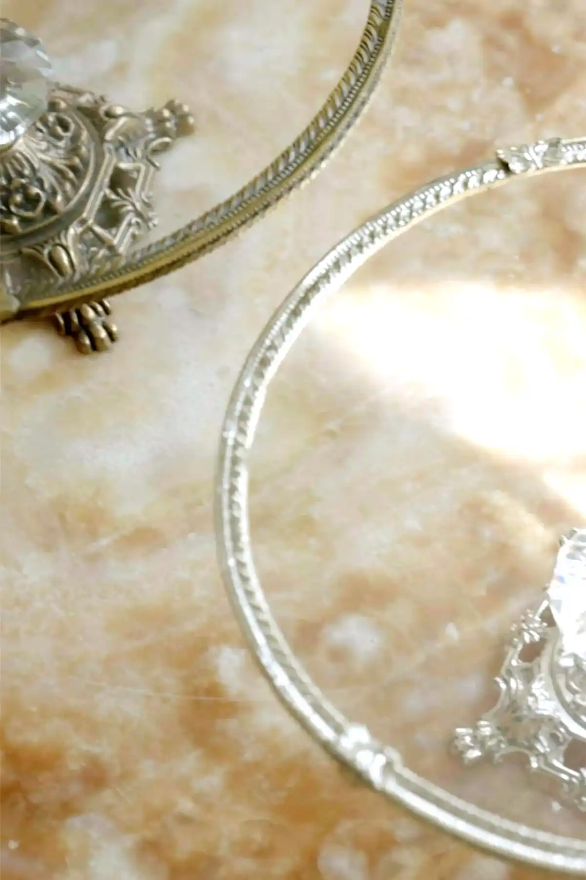 Sierra Eskitme Detaylı Ayaklı Sunumluk Yuvarlak (29 cm) - Nazik Home - Yuvama Değer!