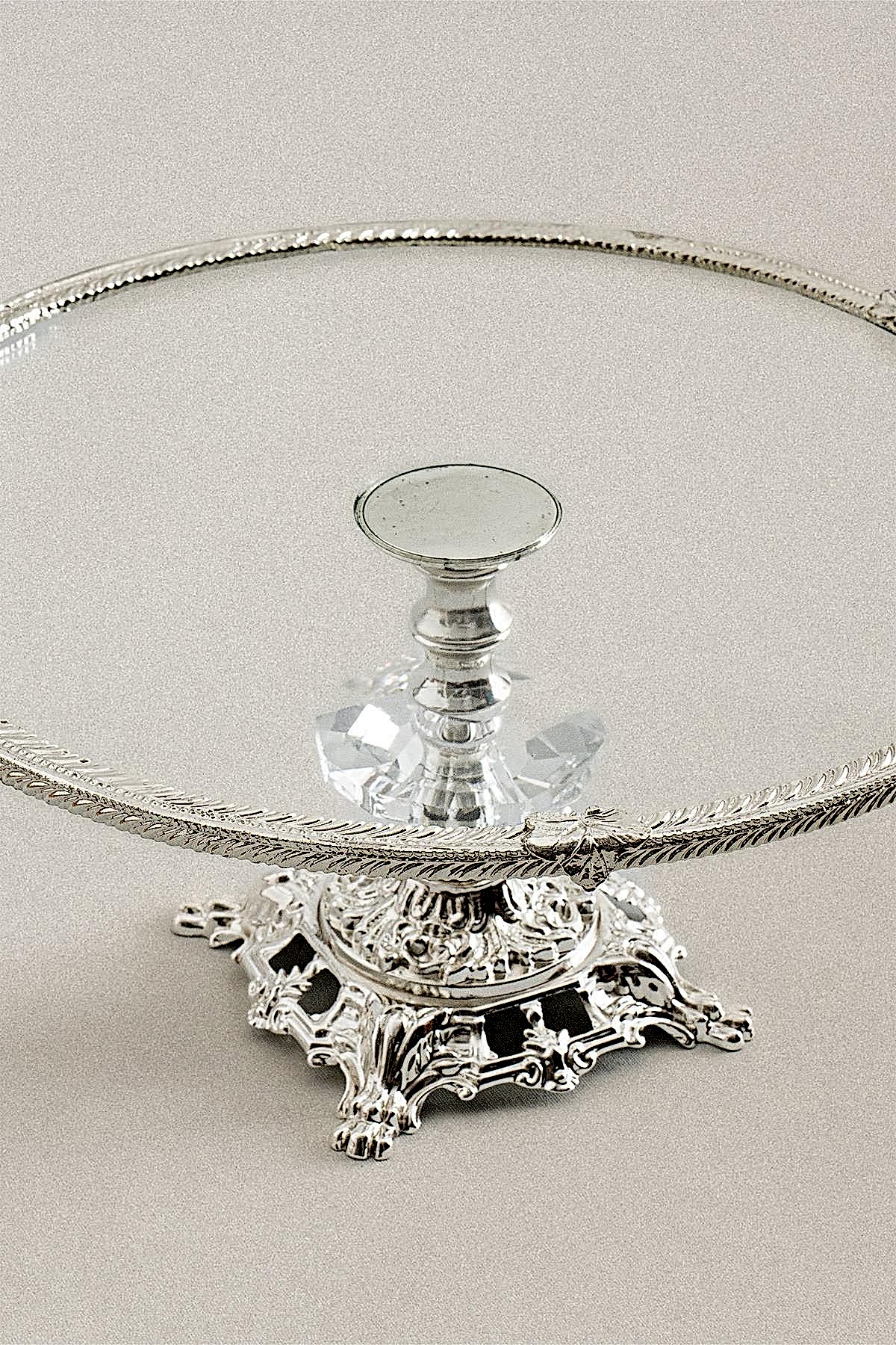 Sierra Gümüş Detaylı Ayaklı Sunumluk Yuvarlak (25 cm) - Nazik Home - Yuvama Değer!