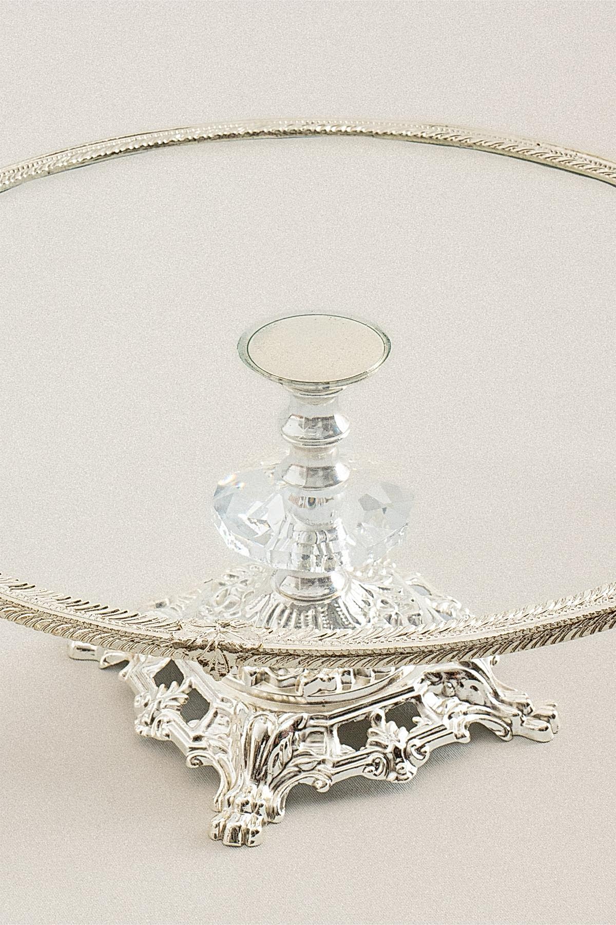Sierra Gümüş Detaylı Ayaklı Sunumluk Yuvarlak (29 cm) - Nazik Home - Yuvama Değer!