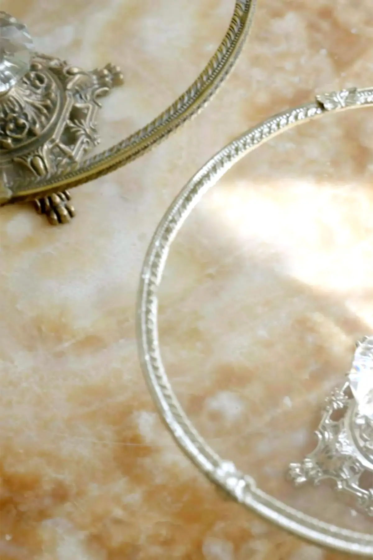 Sierra Gümüş Detaylı Ayaklı Sunumluk Yuvarlak (29 cm) - Nazik Home - Yuvama Değer!