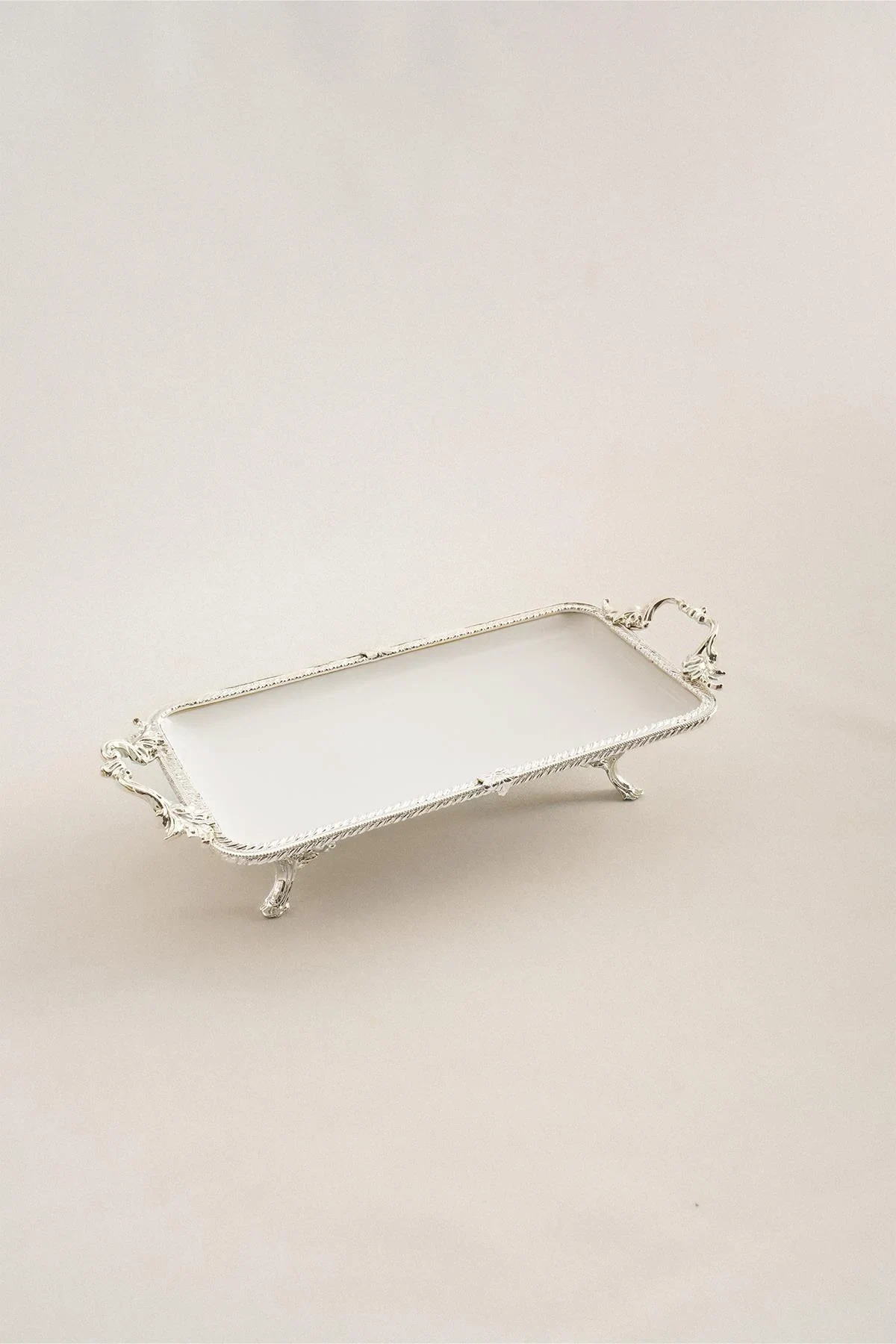 Sierra Gümüş Detaylı Kulplu Porselen Sunumluk Dikdörtgen (30 x 14 cm) - Nazik Home - Yuvama Değer!