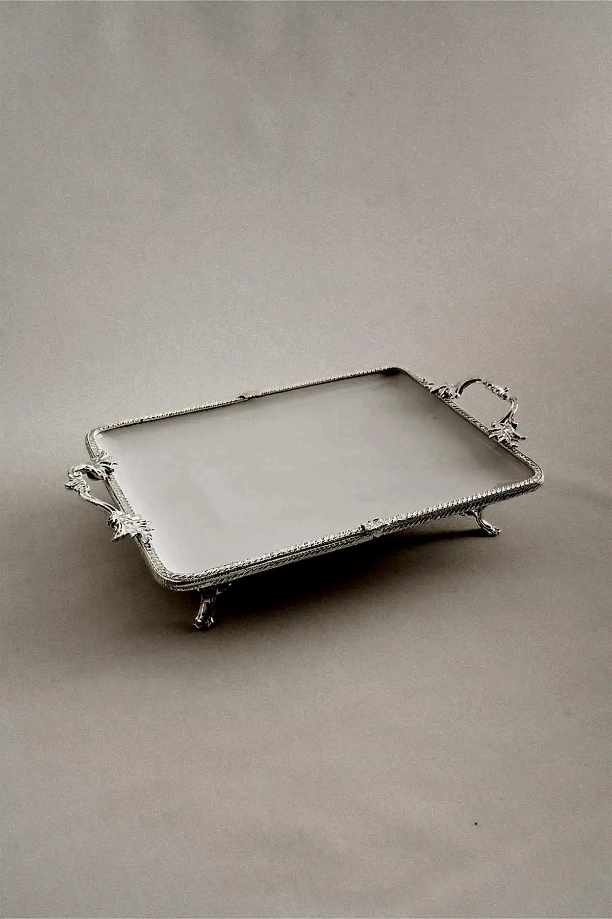 Sierra Gümüş Detaylı Kulplu Porselen Sunumluk Dikdörtgen (35 x 26 cm) - Nazik Home - Yuvama Değer!