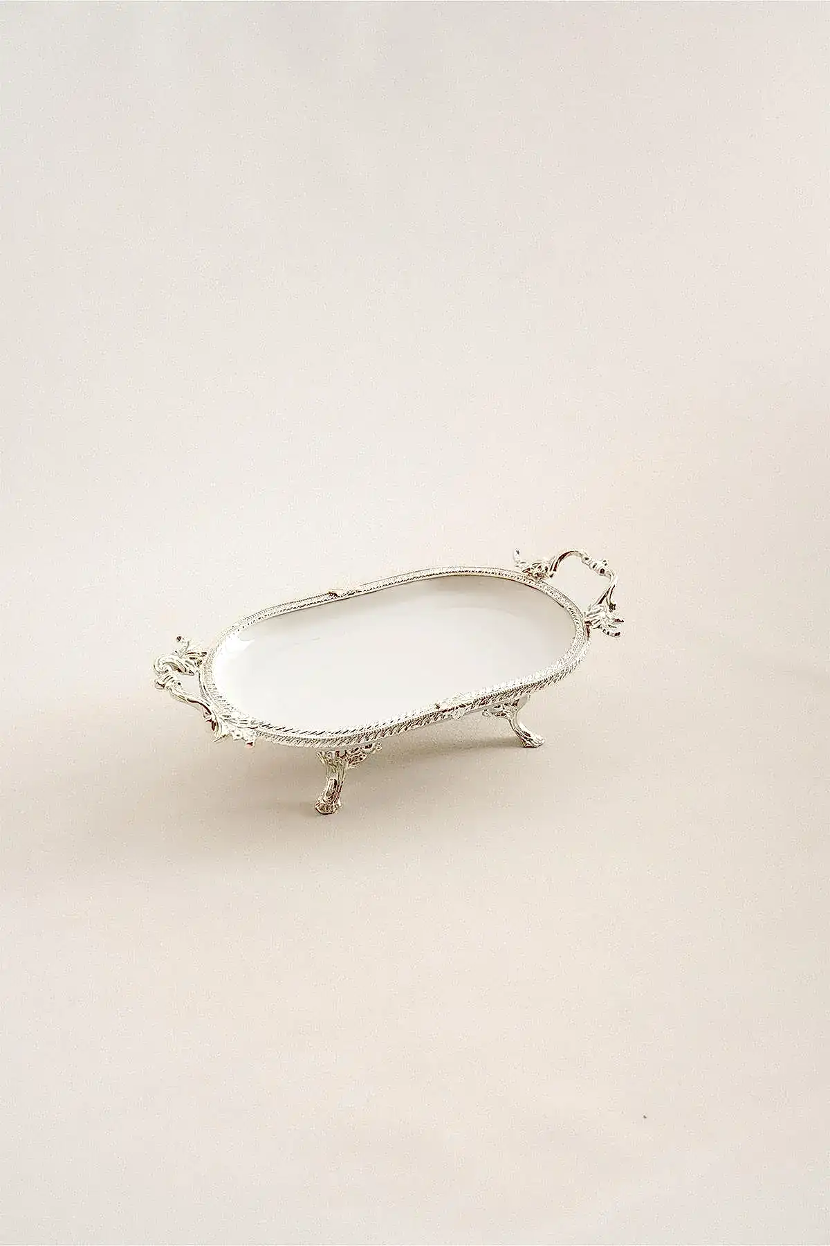 Sierra Gümüş Detaylı Kulplu Porselen Sunumluk Oval (25 x 15 cm) - Nazik Home - Yuvama Değer!