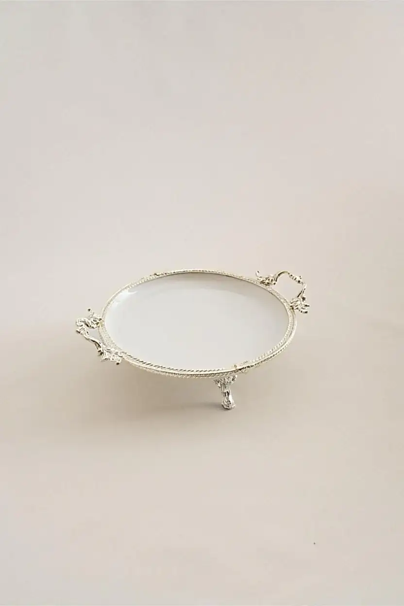 Sierra Gümüş Detaylı Kulplu Porselen Sunumluk Yuvarlak (25 cm) - Nazik Home - Yuvama Değer!