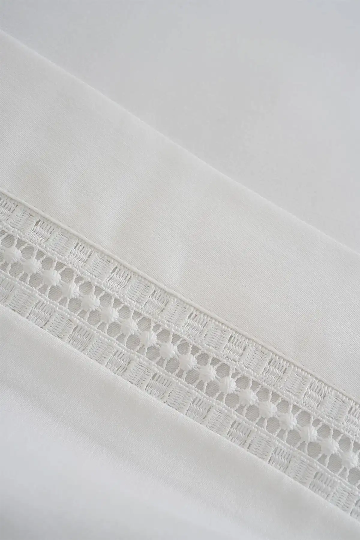 Sofia İşlemeli Pamuk Saten Çift Kişilik 6 Parça Nevresim Takımı