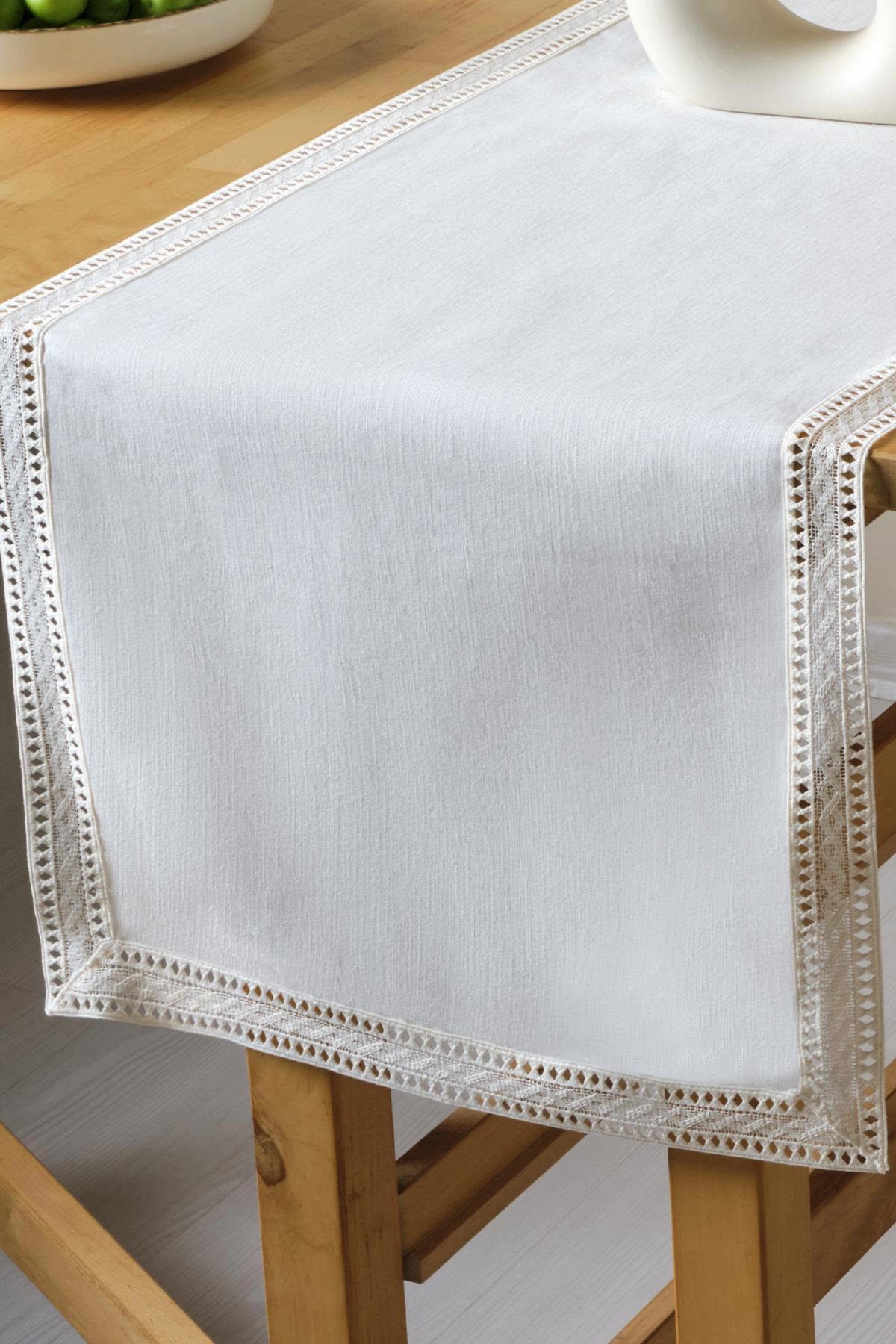 Strada Dantelli Runner (40 x 140 cm) - Nazik Home - Yuvama Değer!