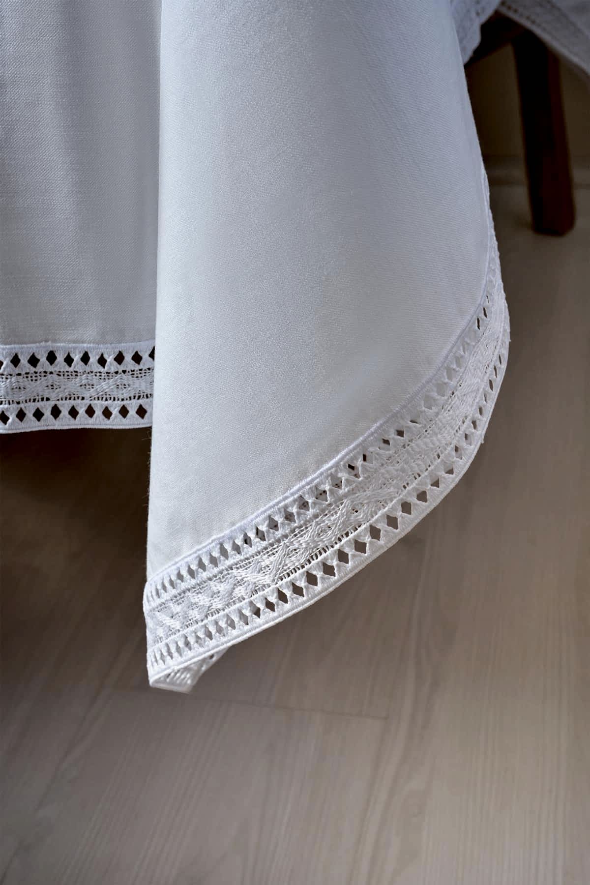 Strada Nakışlı Leke Tutmaz Masa Örtüsü (160 x 260 cm) - Nazik Home - Yuvama Değer!