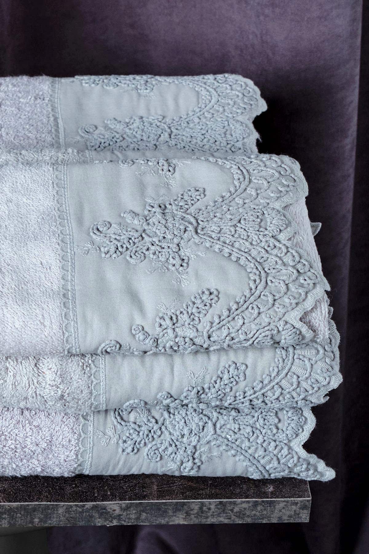 Tual İşlemeli El Havlusu (30 x 50 cm)