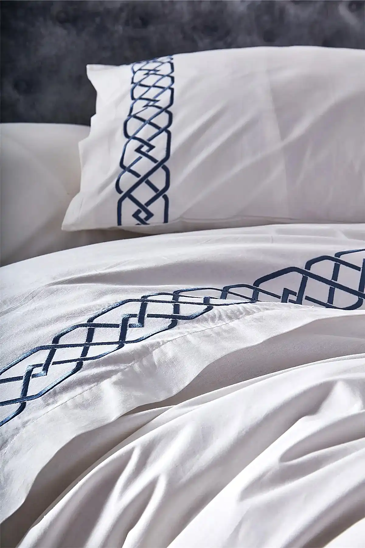 Valencia Zincir Nakışlı Çift Kişilik 3 Parça Nevresim Set - Nazik Home - Yuvama Değer!