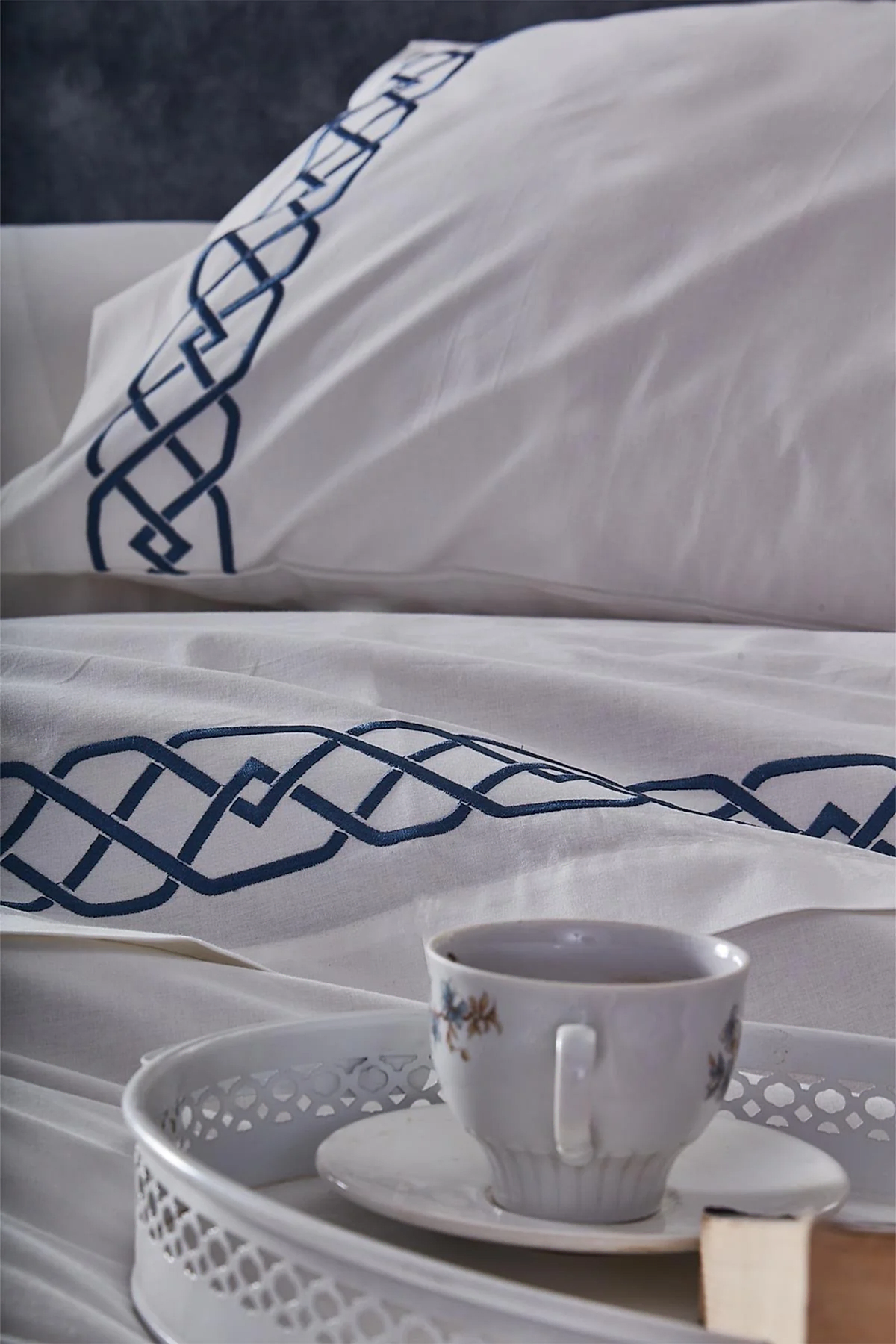 Valencia Zincir Nakışlı Çift Kişilik 3 Parça Nevresim Set - Nazik Home - Yuvama Değer!