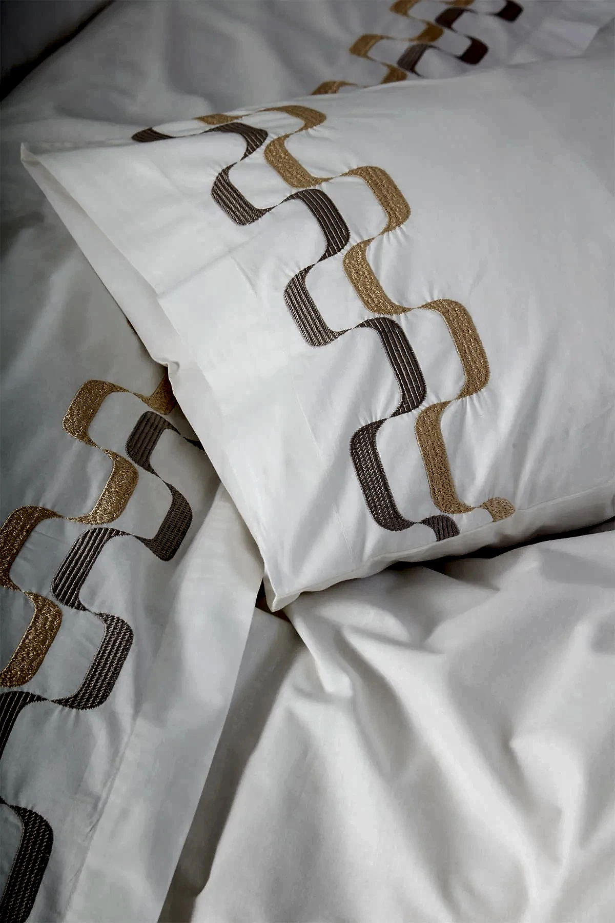 Vella Zikzak Nakışlı Çift Kişilik 6 Parça Nevresim Takımı