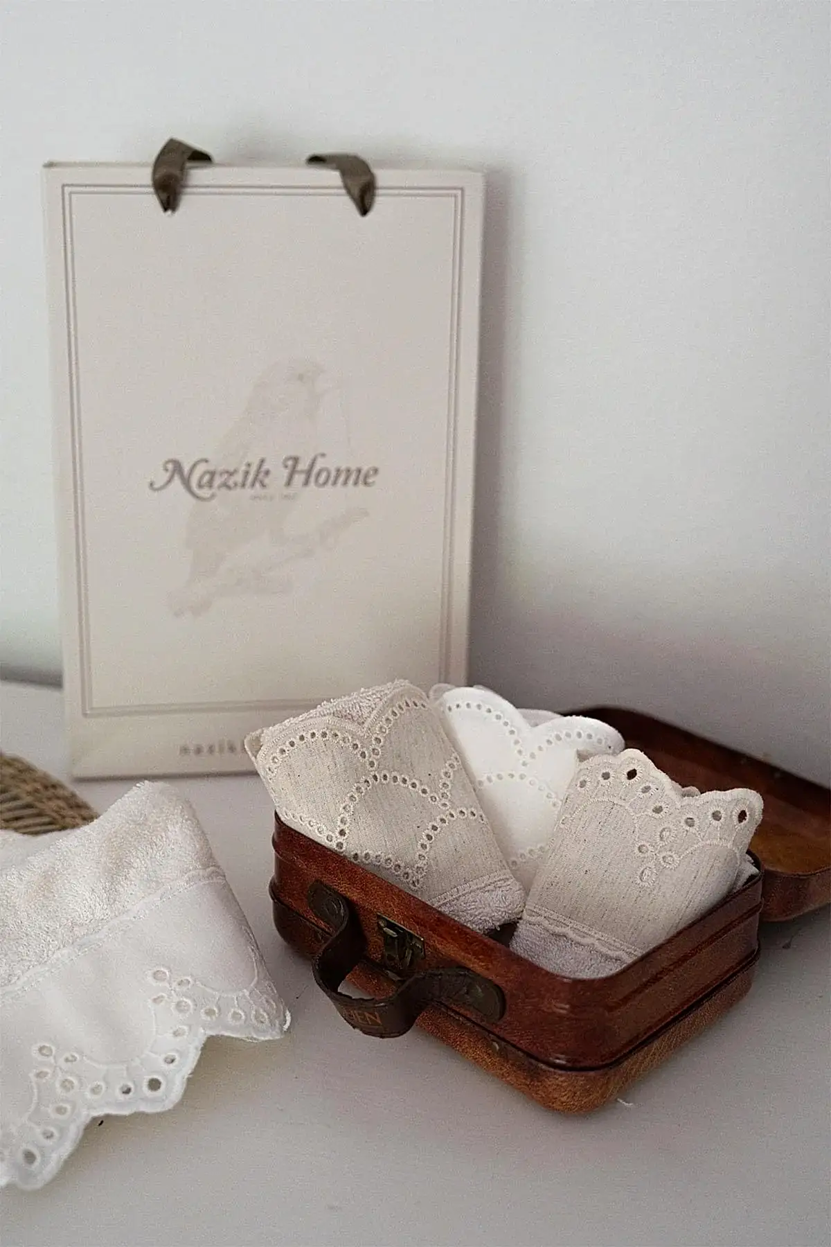 Verona 4'lü Hediyelik Bambu El Havlusu Seti (30 x 30 cm)