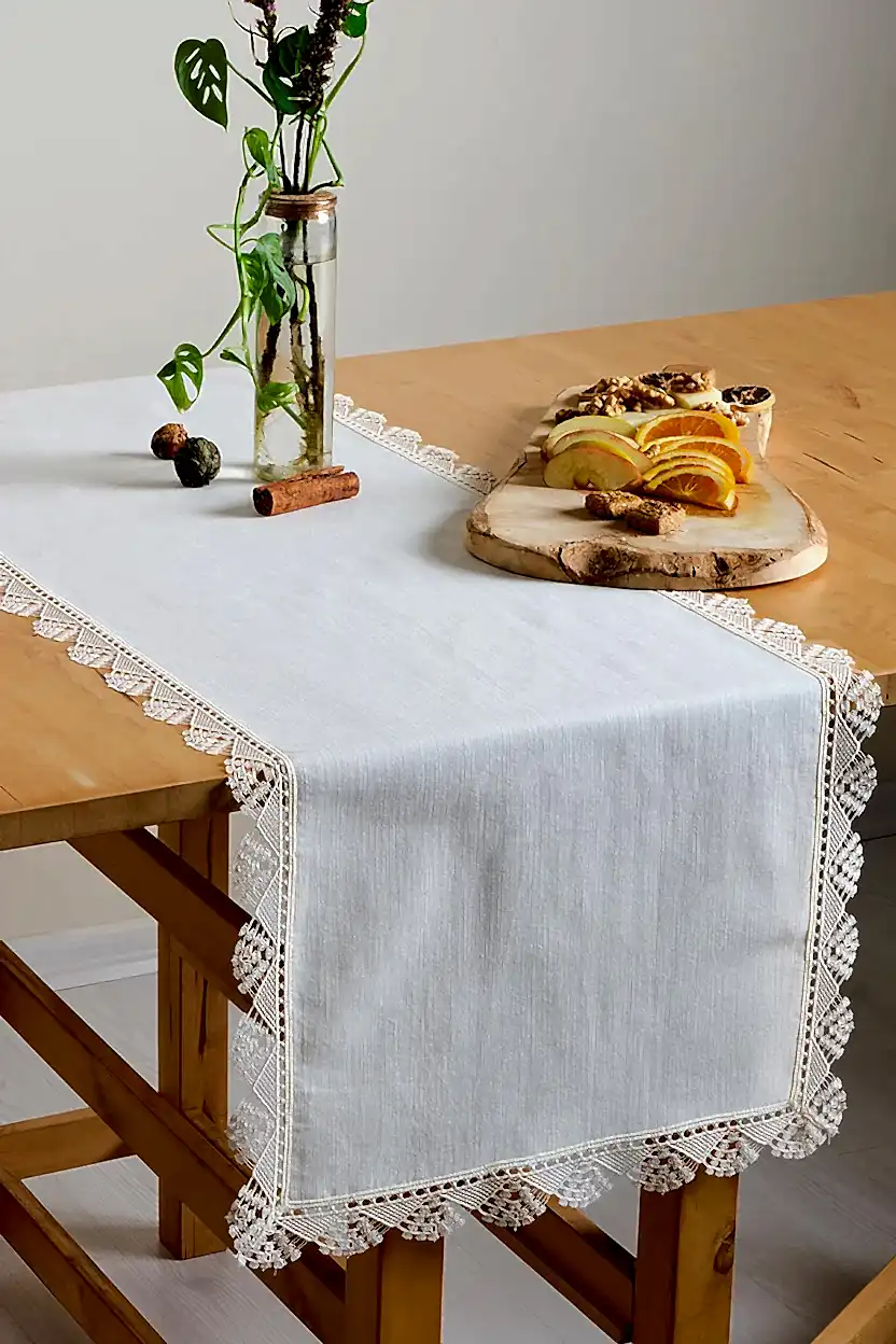 Zarif Dantelli Runner (40 x 140 cm) - Nazik Home - Yuvama Değer!