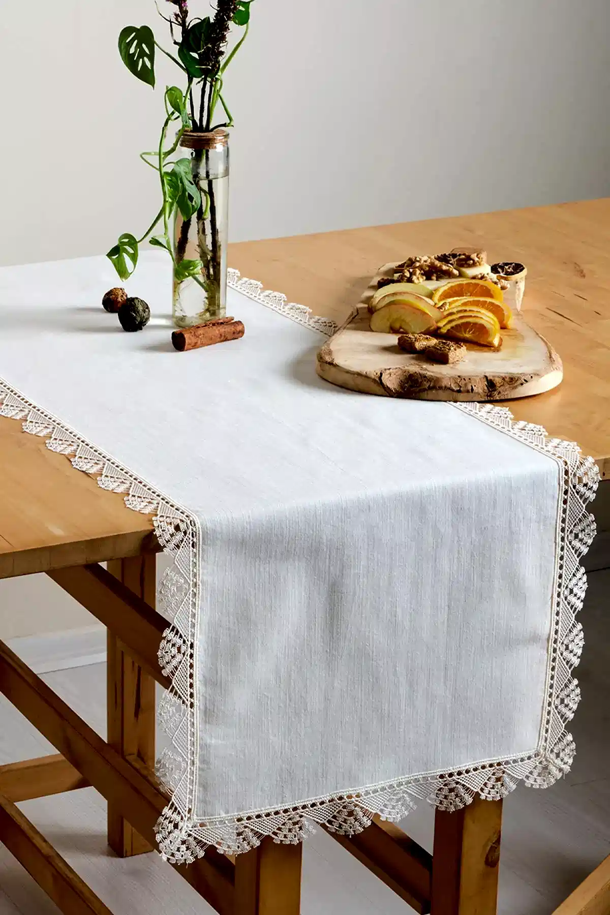 Zarif Dantelli Runner (40 x 140 cm) - Nazik Home - Yuvama Değer!