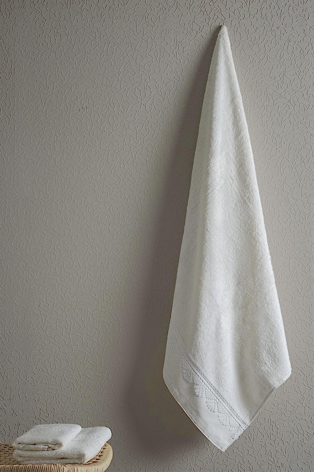 Zarif Dantelli Banyo Havlusu (90 x 150 cm) - Nazik Home - Yuvama Değer!