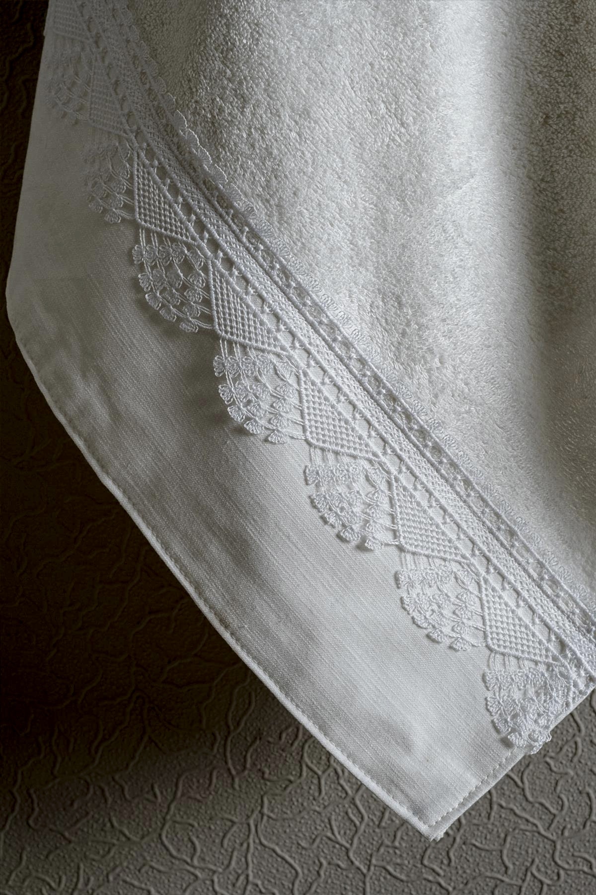 Zarif Dantelli Banyo Havlusu (90 x 150 cm) - Nazik Home - Yuvama Değer!